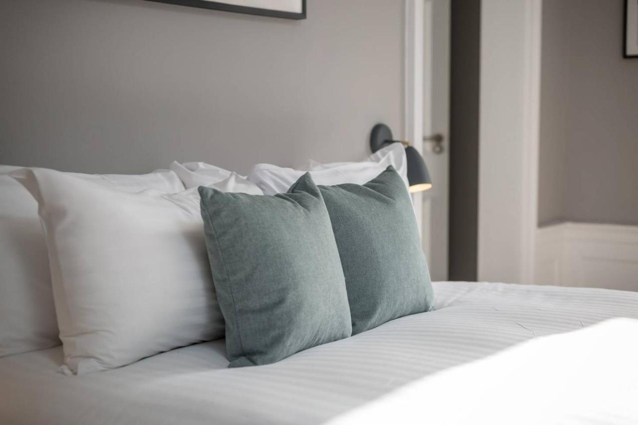 Joivy Spacious And Bright 1Bed Apt, Short Walk From Princes Street EDI Eksteriør bilde